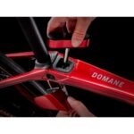 Trek Vélo de Route Carbone - DOMANE SL 6 AXS Gen 4 - 2024 - Crimson – Image 9